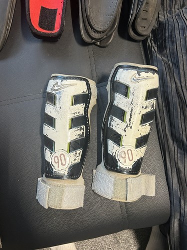 Rare retro nike t90 shin - t90, pads